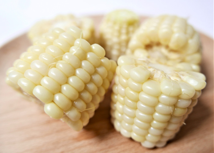 新鮮な白いとうもろこし ロイヤルメイズのアレンジ料理