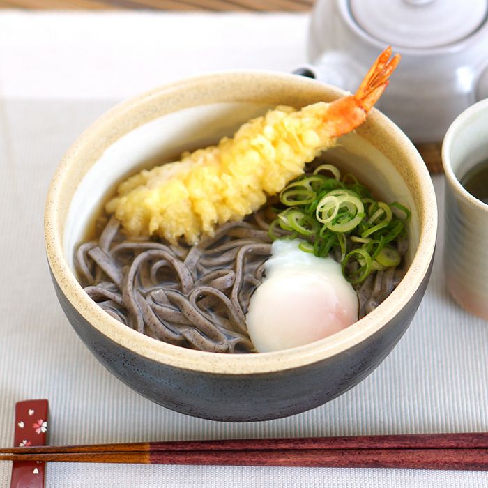 伊豆棚田の黒米うどん（乾麺）の天ぷらうどん